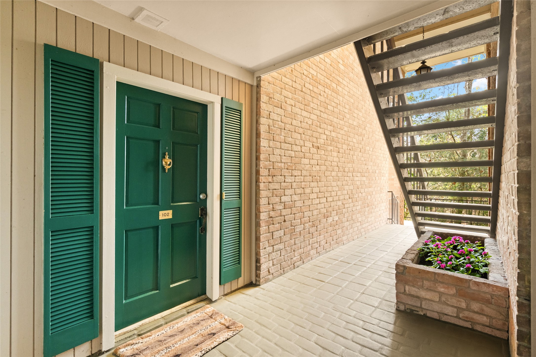  2238 S Piney Point Road #102 - 物件實景