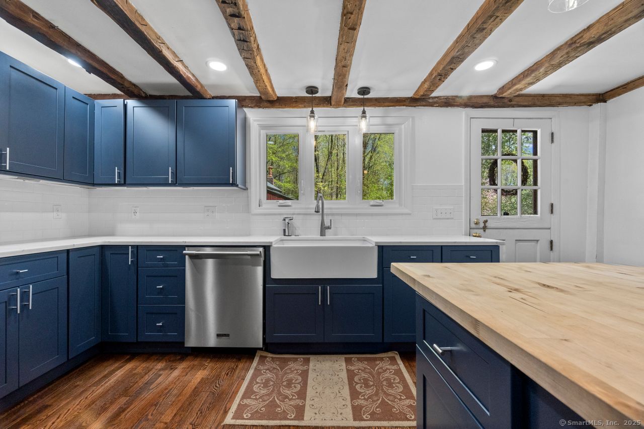 Woodbury, Connecticut, 06798, United States, 4 Bedrooms Bedrooms, ,3 BathroomsBathrooms,Residential,For Sale,1890023