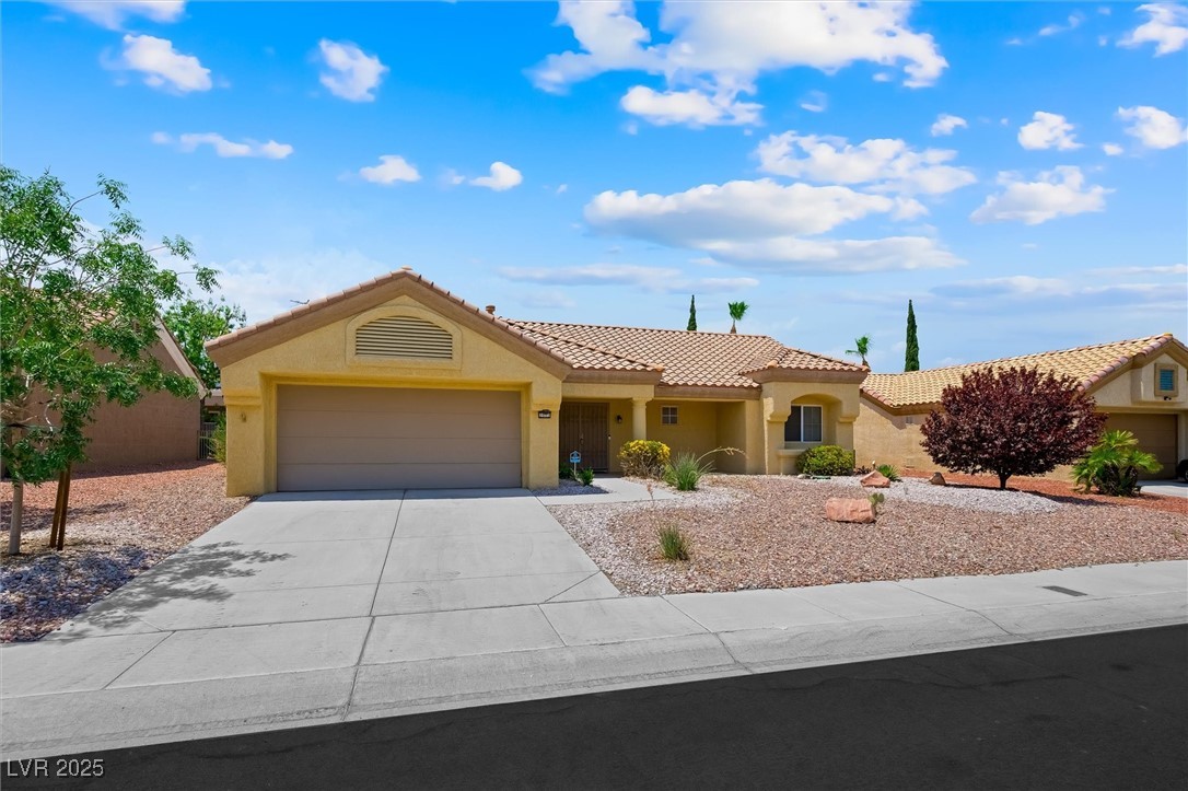 Las Vegas, Nevada, 89134, United States, 2 Bedrooms Bedrooms, ,2 BathroomsBathrooms,Residential,For Sale,1896521