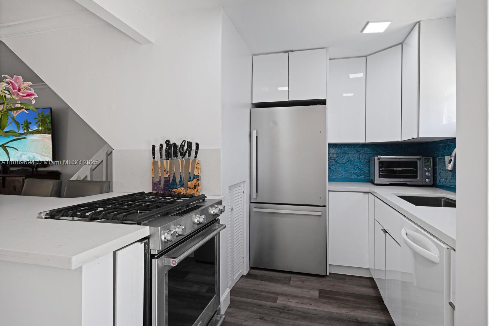 Miami, Florida, 33173, United States, 2 Bedrooms Bedrooms, ,3 BathroomsBathrooms,Residential,For Sale,1970531