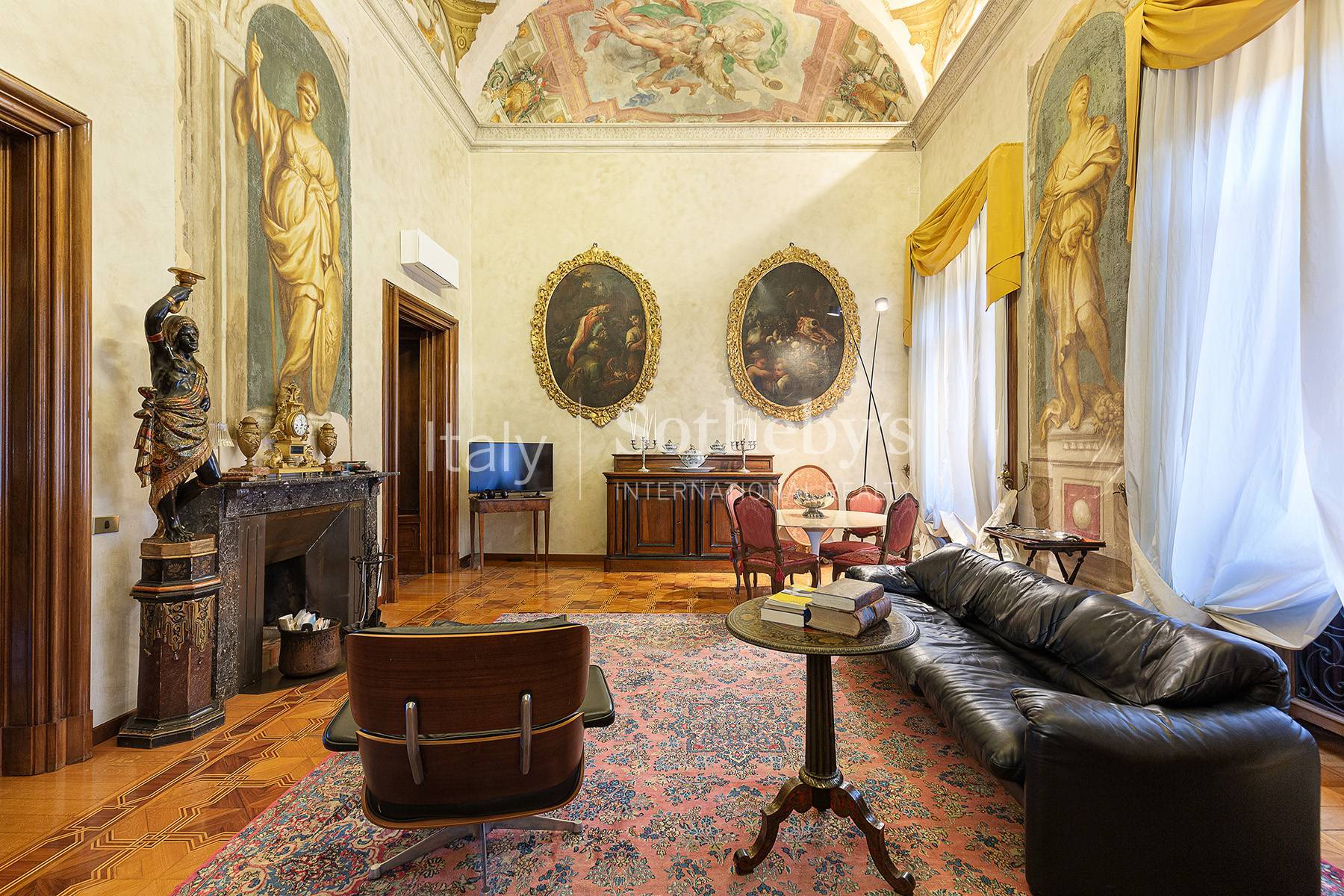  Exclusive residence with frescoes in a historic palace - 物件實景