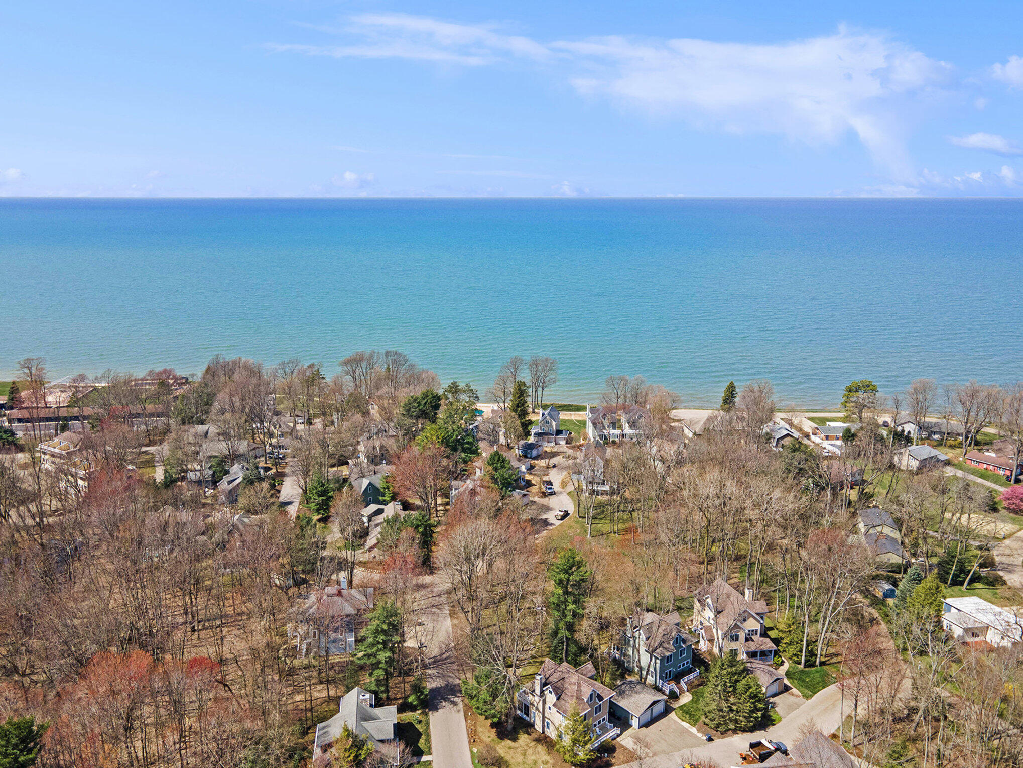 South Haven, Michigan, 49090, United States, 4 Bedrooms Bedrooms, ,4 BathroomsBathrooms,Residential,For Sale,1945011