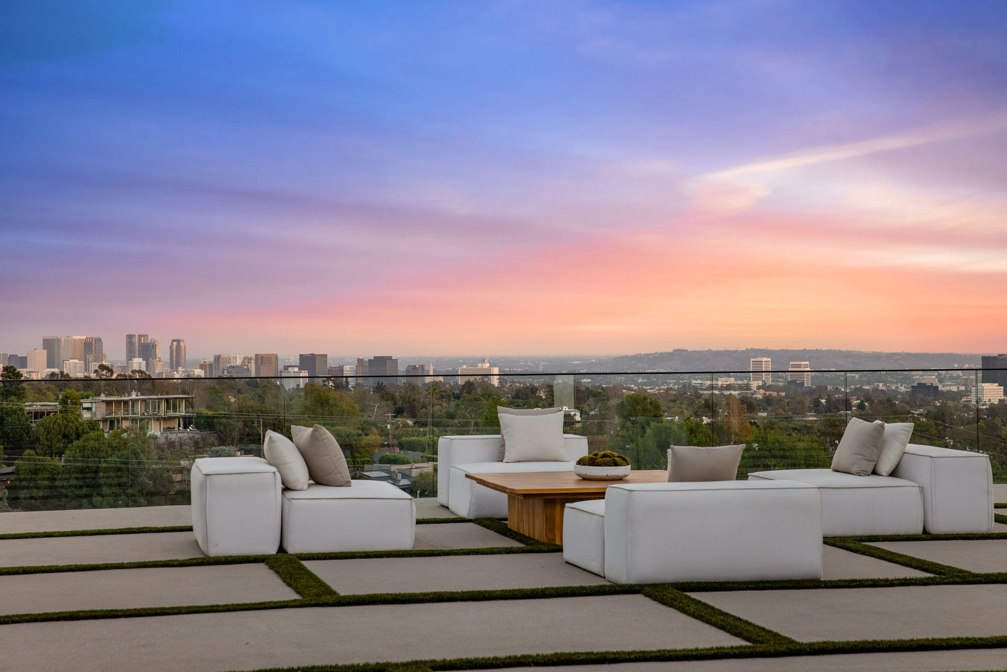  816 Glenmere Way - 物件實景