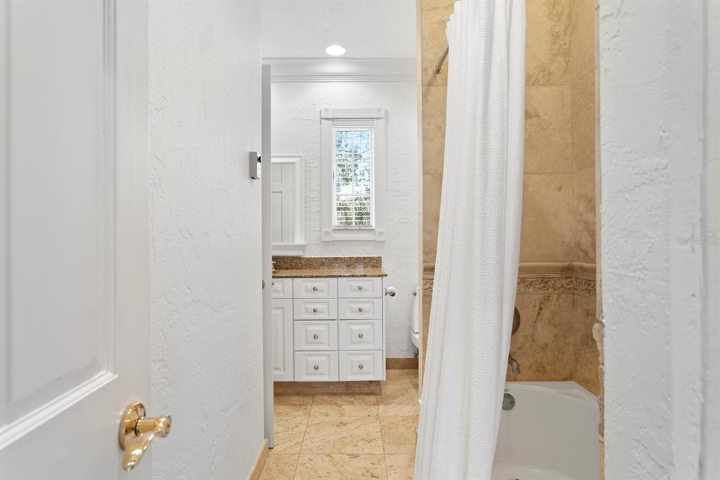 St Petersburg, Florida, 33704, United States, 4 Bedrooms Bedrooms, ,5 BathroomsBathrooms,Residential,For Sale,1794031