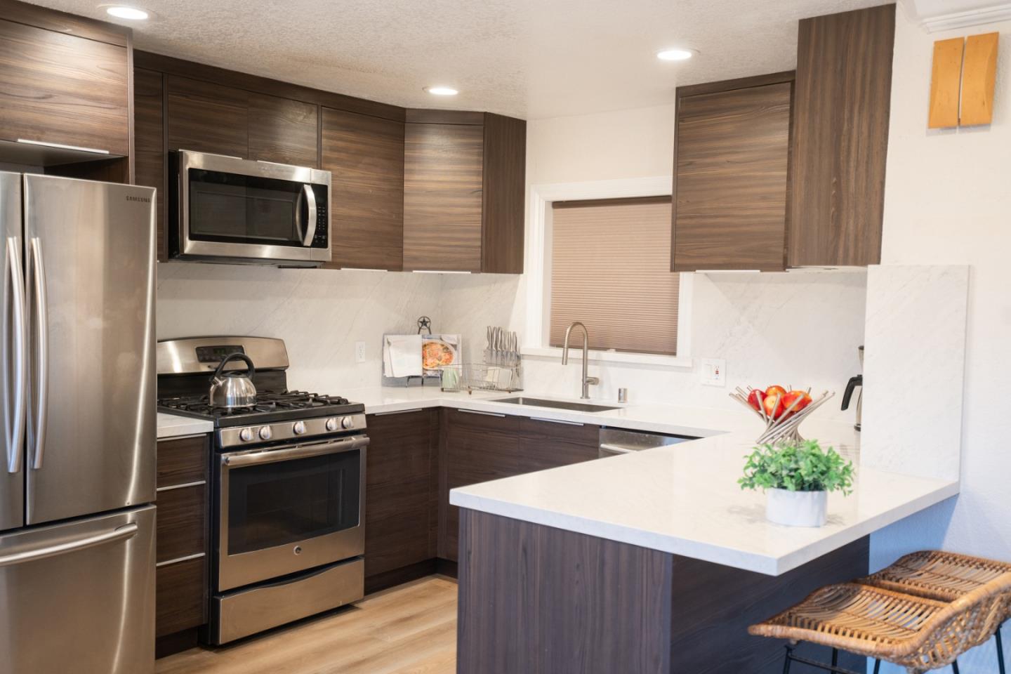 Pacifica, California, 94044, United States, 4 Bedrooms Bedrooms, ,5 BathroomsBathrooms,Residential,For Sale,1988346