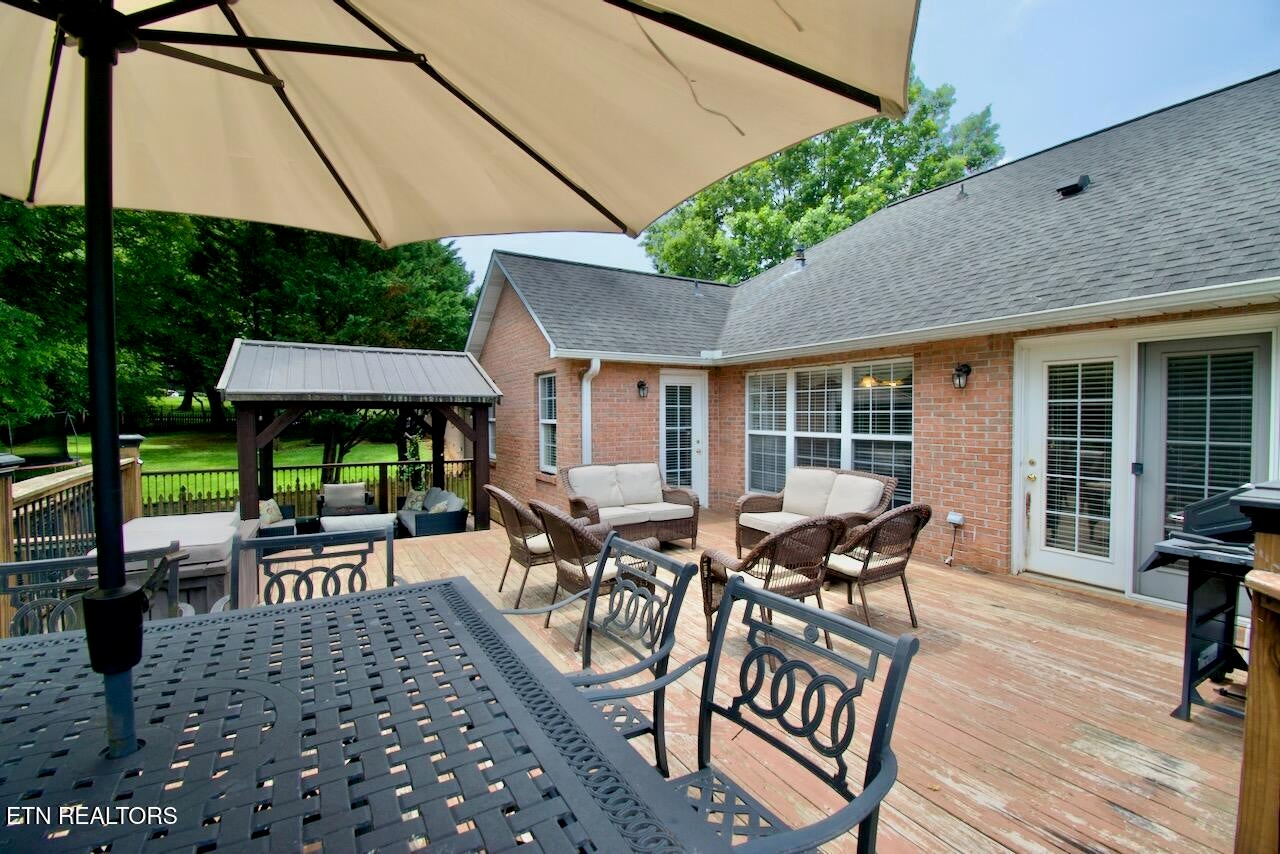 Maryville, Tennessee, 37803, United States, 3 Bedrooms Bedrooms, ,3 BathroomsBathrooms,Residential,For Sale,1857771