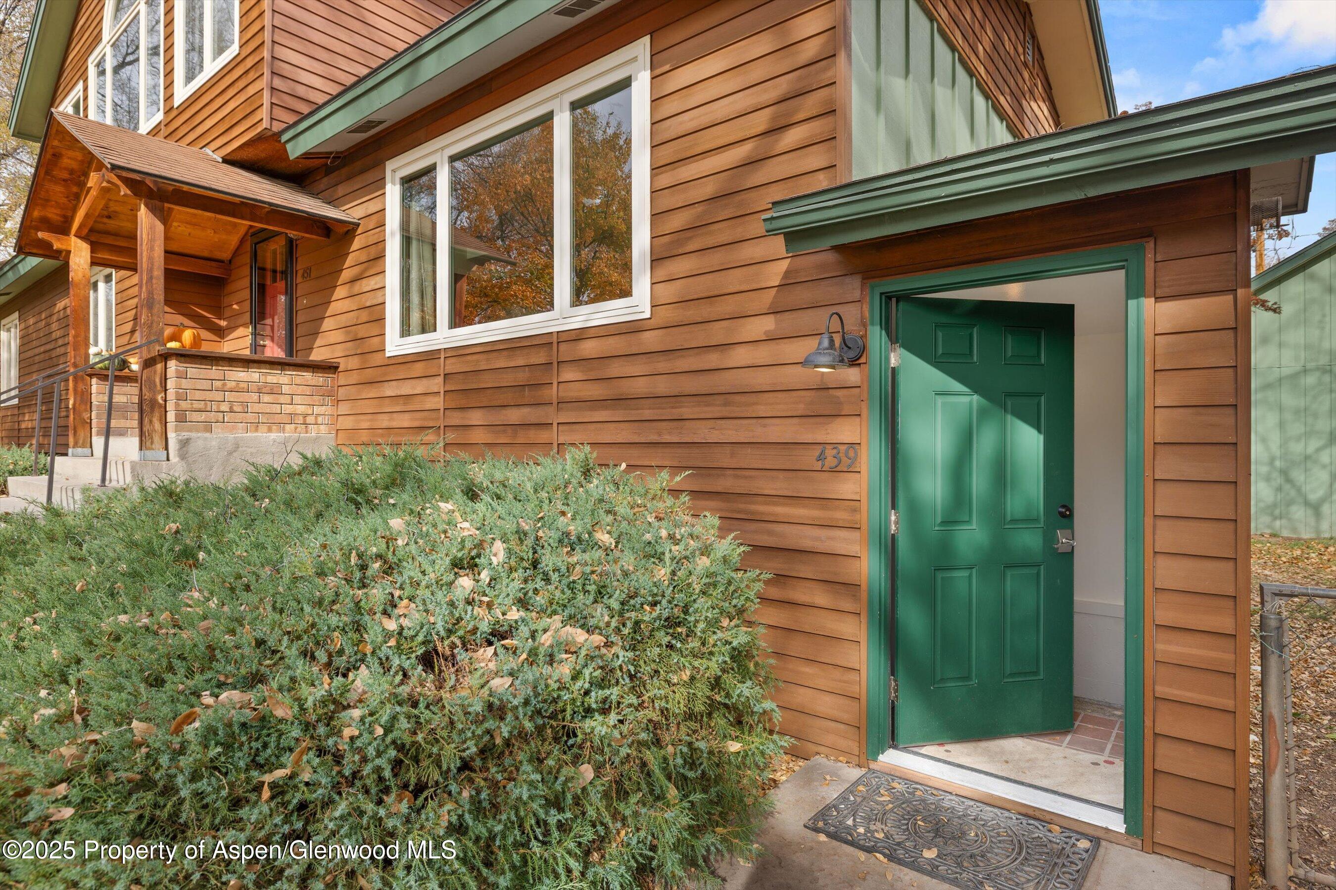 Carbondale, Colorado, 81623, United States, 6 Bedrooms Bedrooms, ,4 BathroomsBathrooms,Residential,For Sale,1986290