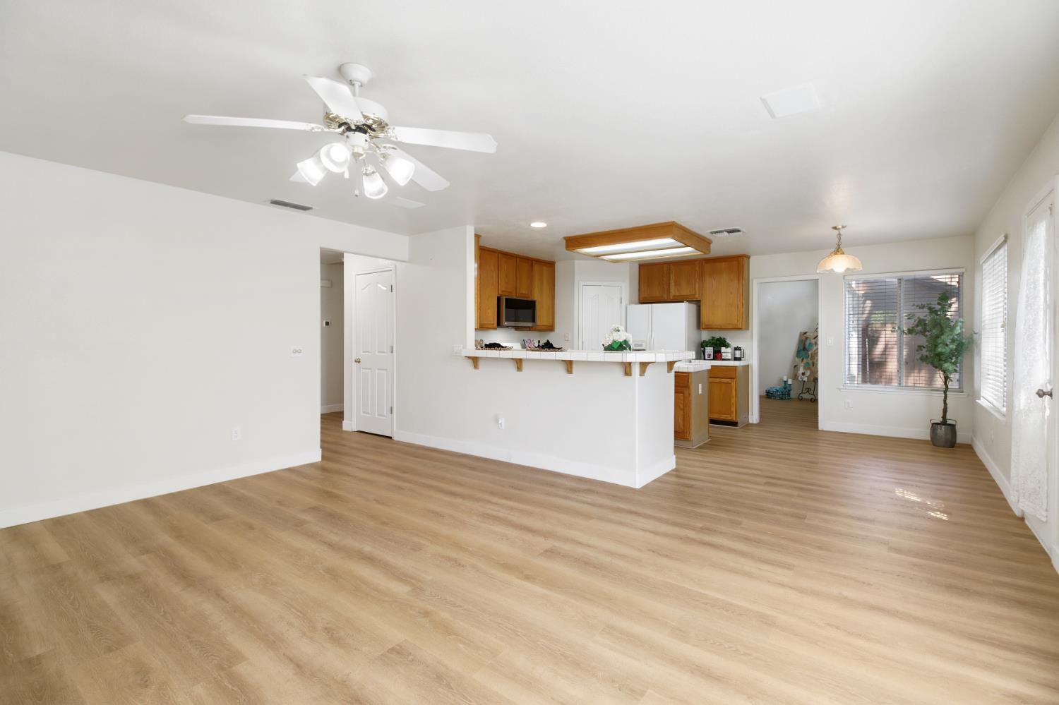 Folsom, California, 95630, United States, 4 Bedrooms Bedrooms, ,3 BathroomsBathrooms,Residential,For Sale,1926196