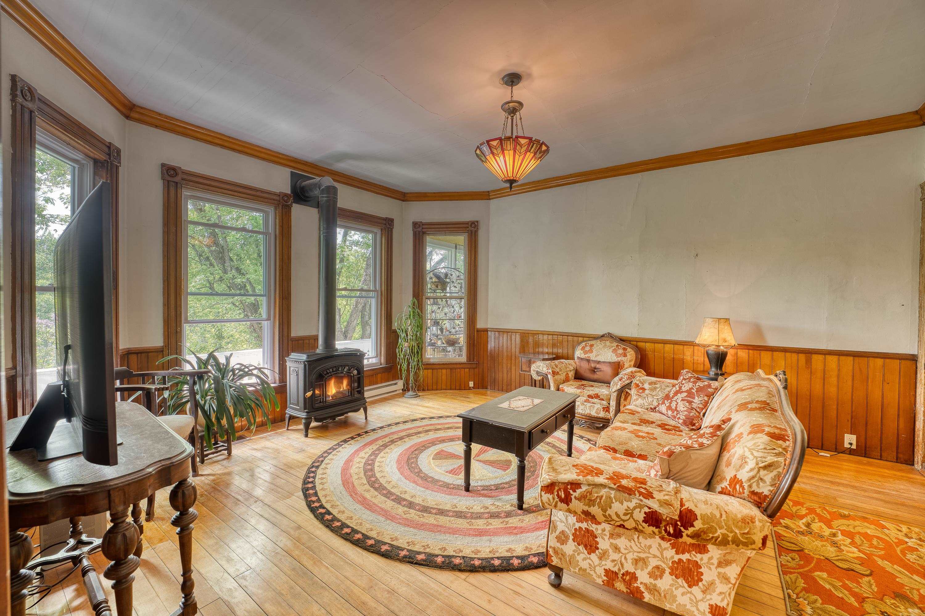 Littleton, New Hampshire, 03561, United States, 5 Bedrooms Bedrooms, ,1 BathroomBathrooms,Residential,For Sale,1856478