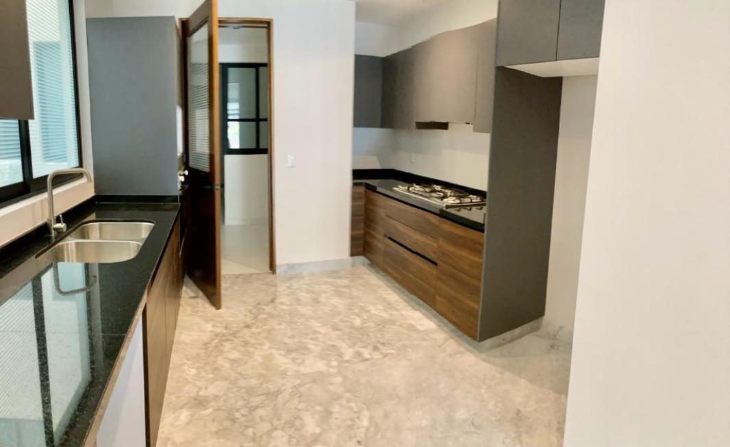 Fuente de Pir?mides, Naucalpan de Juárez, Estado de México, 53950, Mexico, 3 Bedrooms Bedrooms, ,3 BathroomsBathrooms,Residential,For Sale,Fuente de Pir?mides,1444000