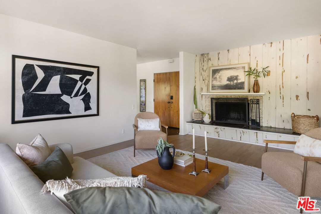 Glendale, California, 91207, United States, 3 Bedrooms Bedrooms, ,3 BathroomsBathrooms,Residential,For Sale,1987777