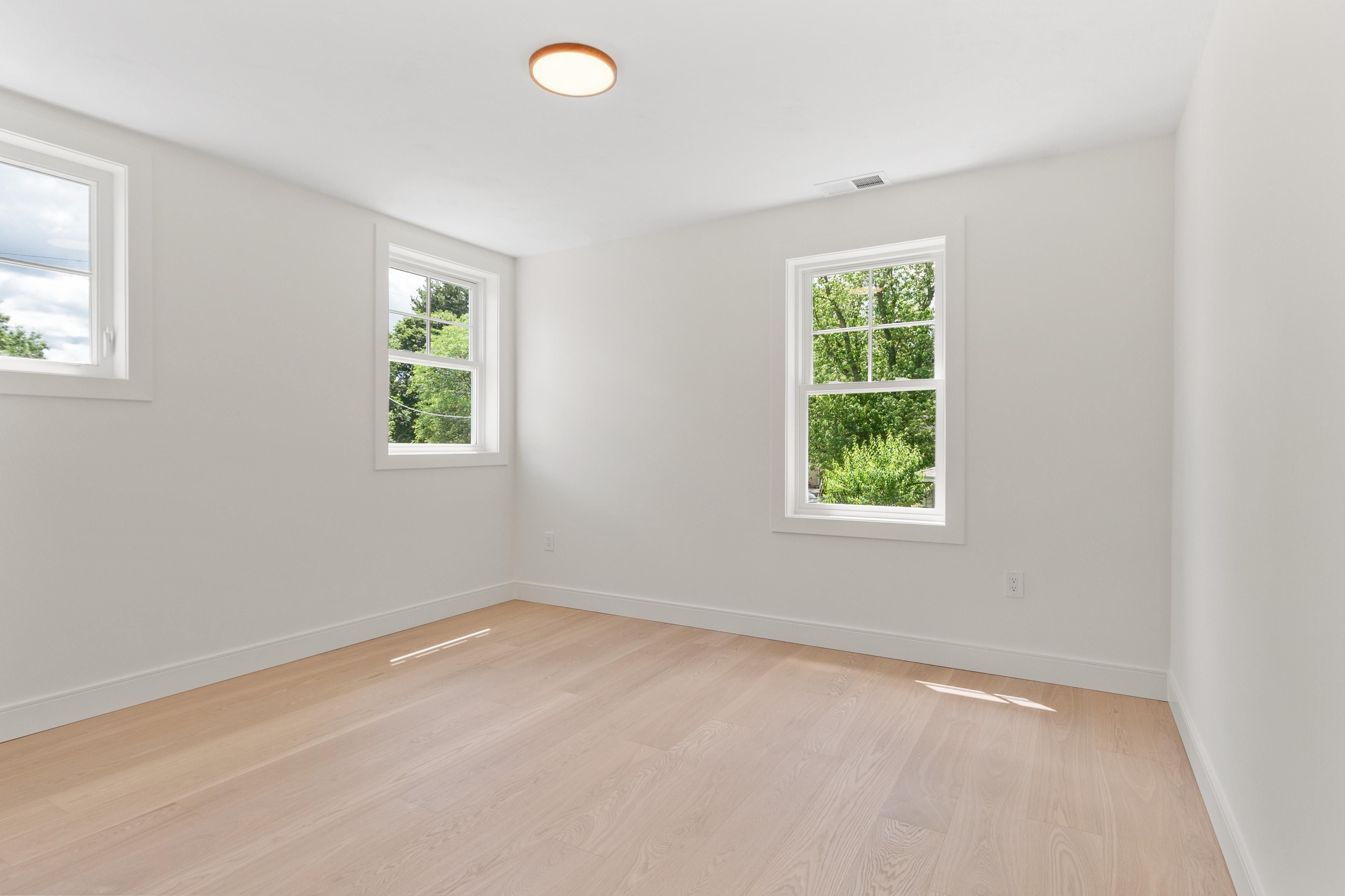  58 Neillian Street, Bedford, MA 01730 - 物件實景