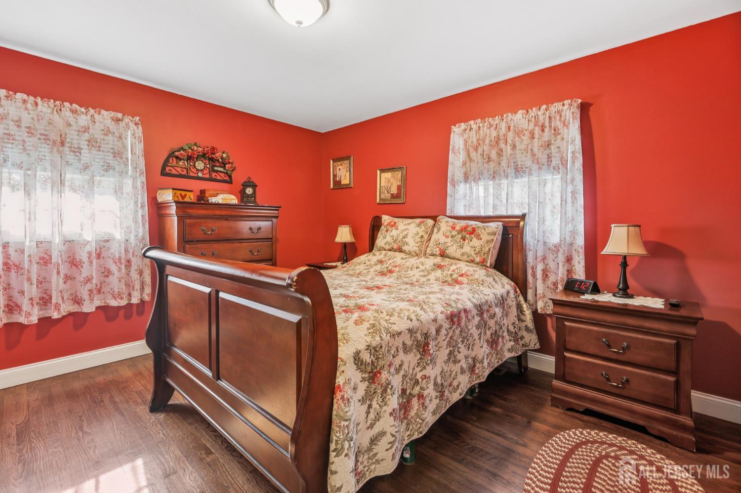 Woodbridge Proper, New Jersey, 07095, United States, 3 Bedrooms Bedrooms, ,2 BathroomsBathrooms,Residential,For Sale,1969117