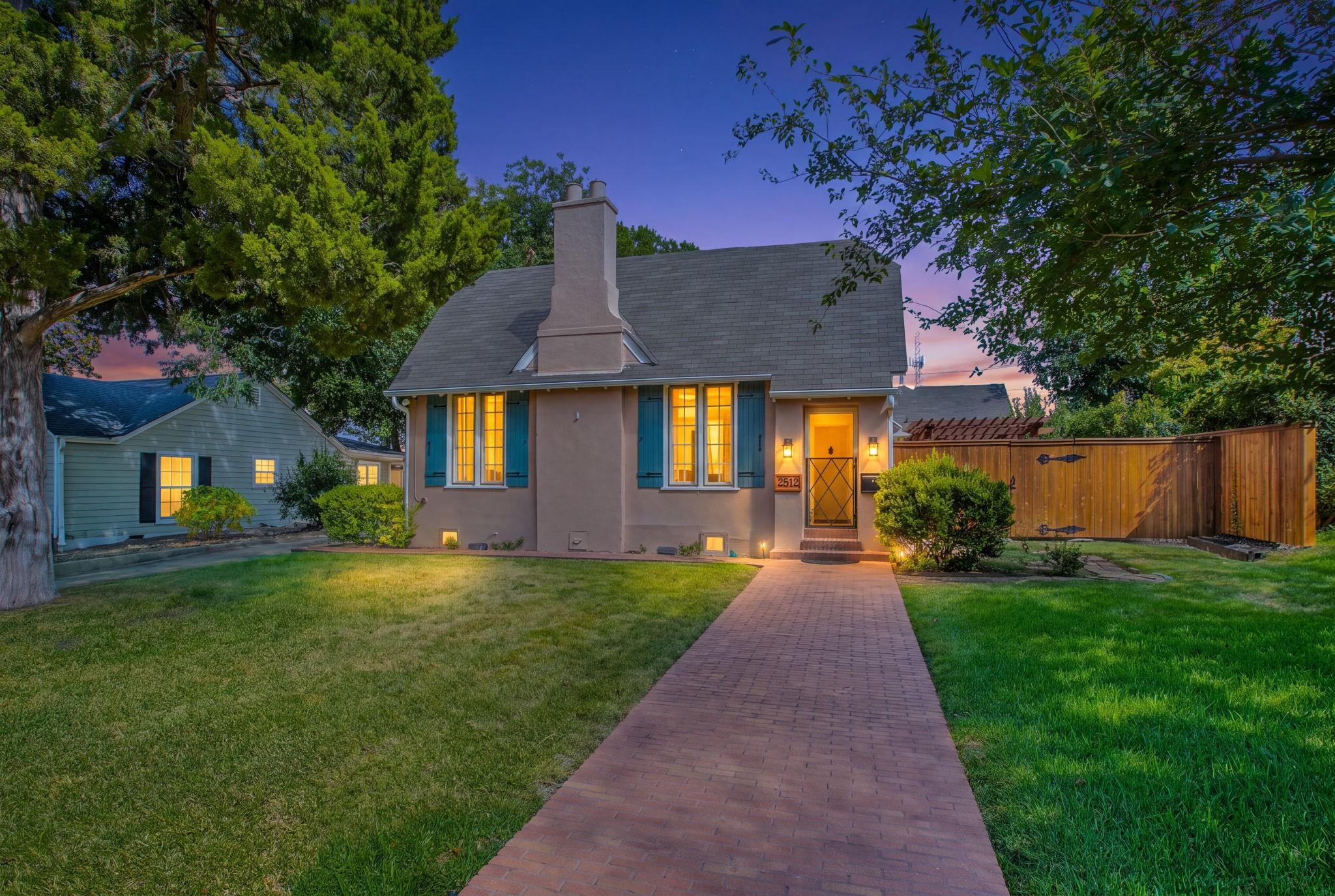 Austin Ave, Waco, TX 76710