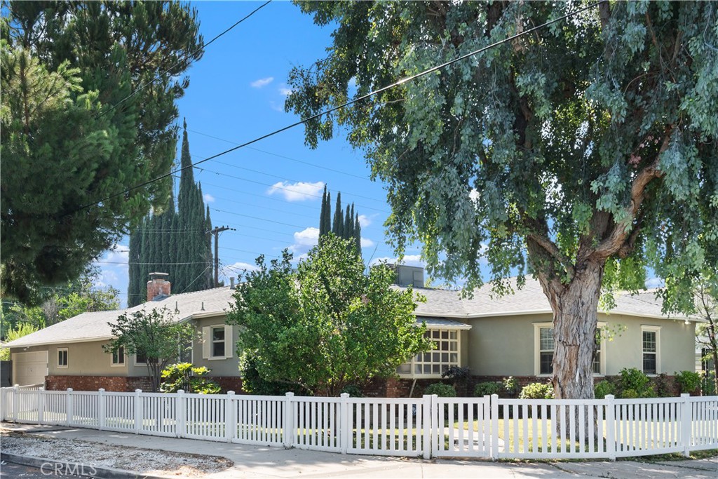 Tarzana, California, 91356, United States, 3 Bedrooms Bedrooms, ,3 BathroomsBathrooms,Residential,For Sale,1918150