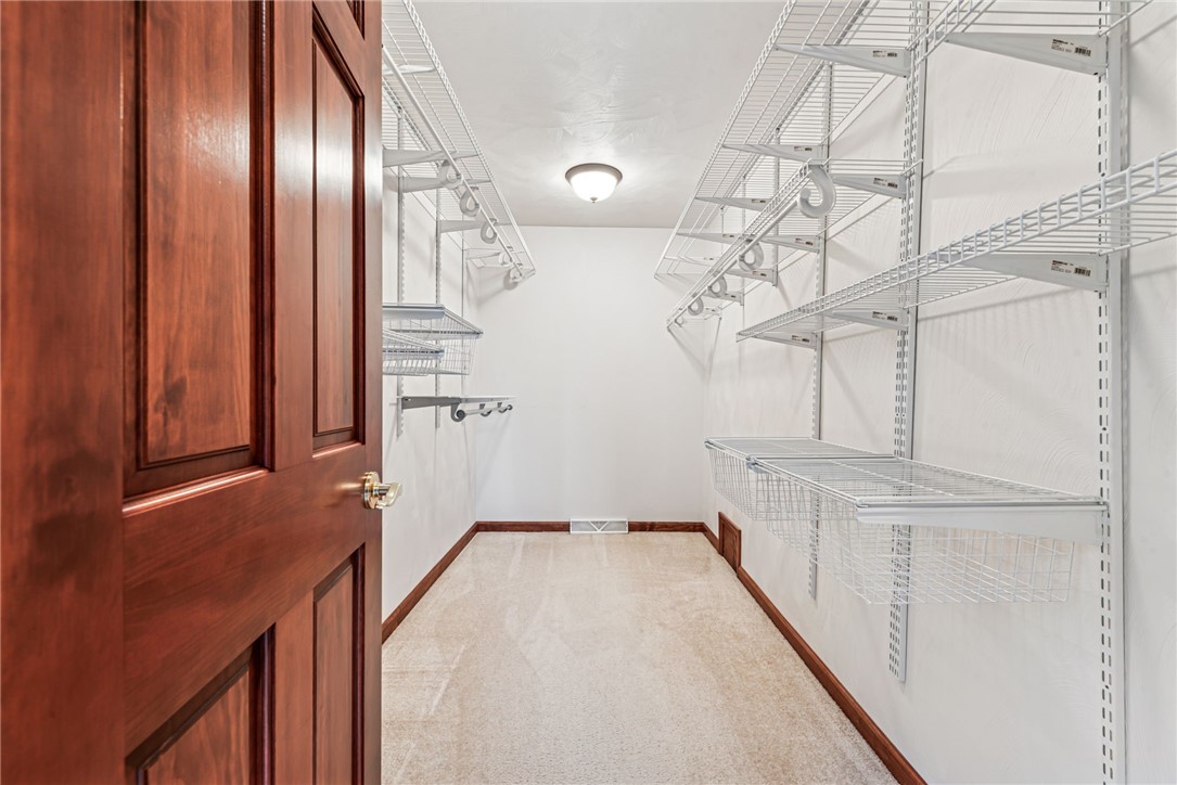 North Huntingdon, Pennsylvania, 15642, United States, 5 Bedrooms Bedrooms, ,4 BathroomsBathrooms,Residential,For Sale,1975902