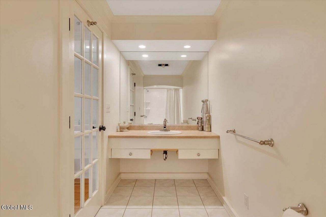 Queensbury, New York, 12804, United States, 4 Bedrooms Bedrooms, ,4 BathroomsBathrooms,Residential,For Sale,2003440