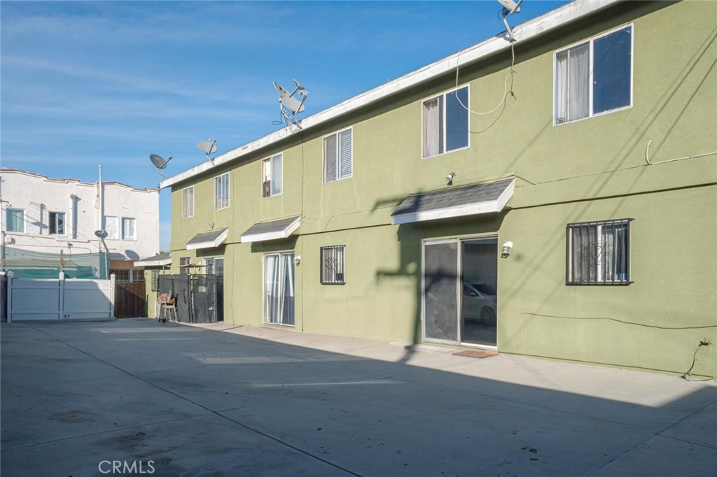 Los Angeles, California, 90061, United States, ,Residential,For Sale,1855356