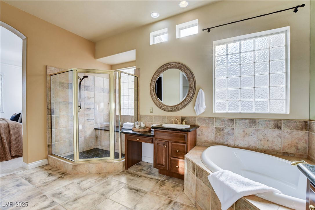 Henderson, Nevada, 89052, United States, 5 Bedrooms Bedrooms, ,4 BathroomsBathrooms,Residential,For Sale,1989374