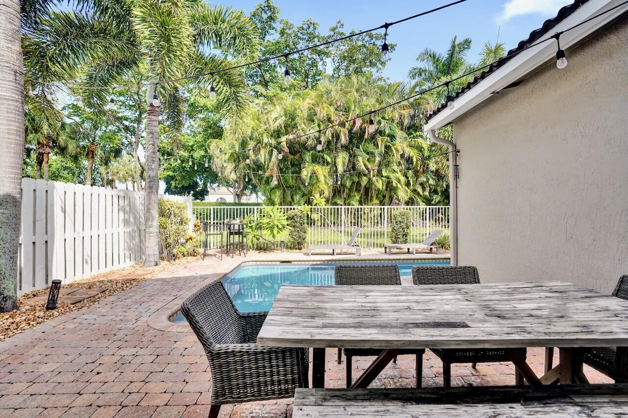 Lake Worth, Florida, 33463, United States, 3 Bedrooms Bedrooms, ,3 BathroomsBathrooms,Residential,For Sale,1940163