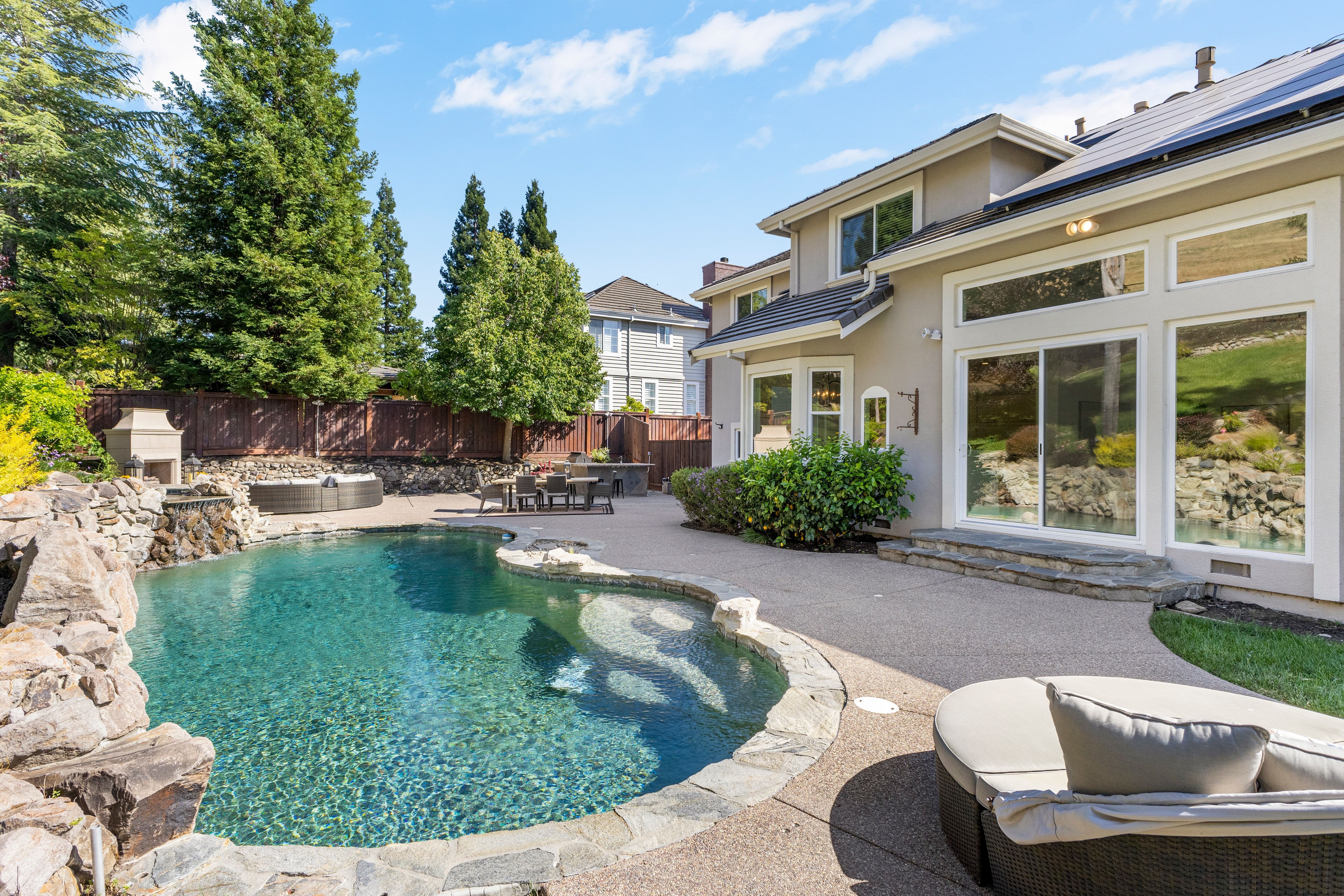  Exceptional Northridge Estates Home on Expansive Private Lot - 物件實景