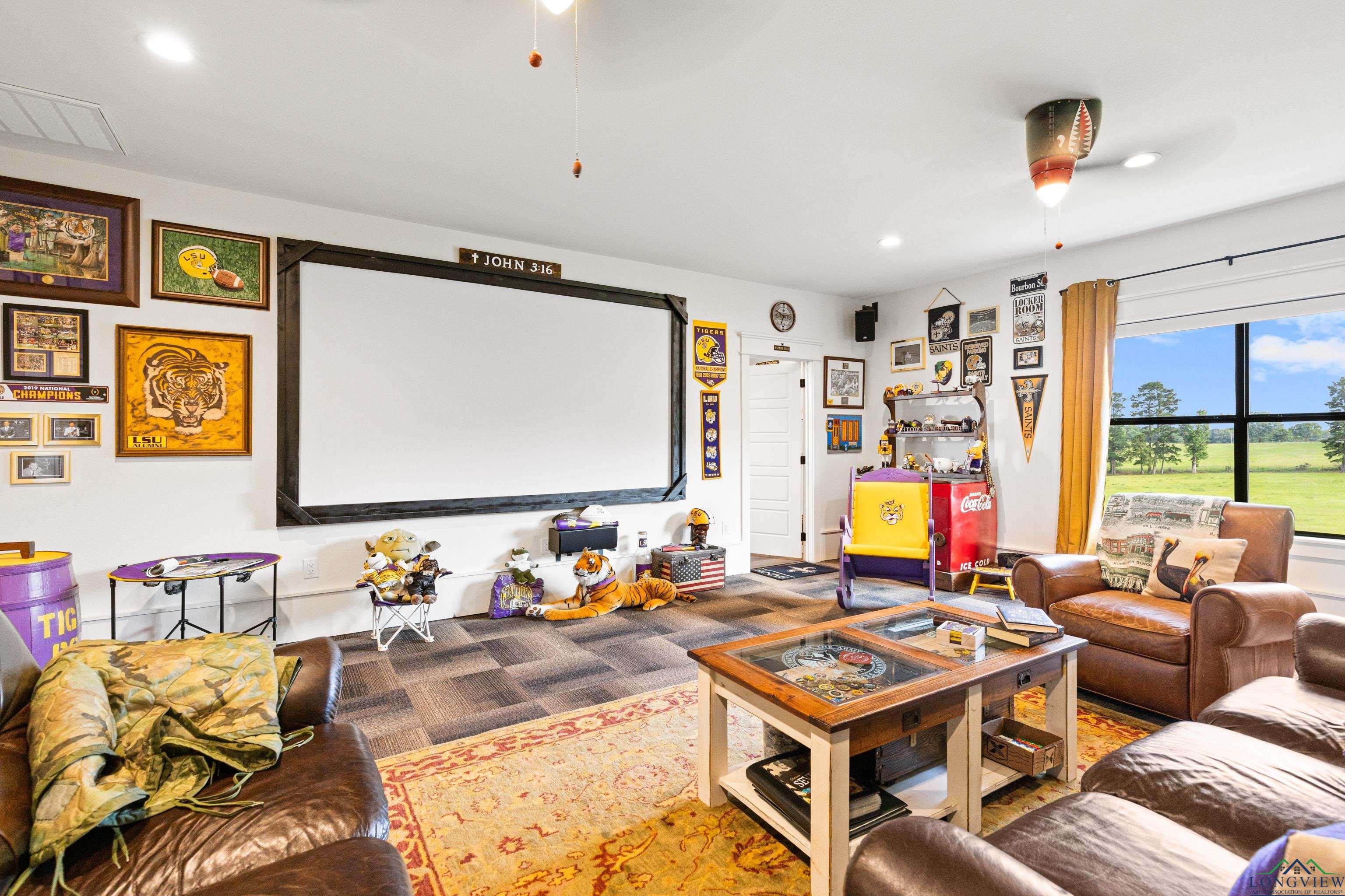 Jefferson, Texas, 75657, United States, 4 Bedrooms Bedrooms, ,4 BathroomsBathrooms,Residential,For Sale,1859470