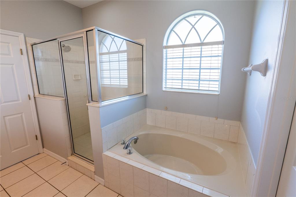 Orlando, Florida, 32824, United States, 5 Bedrooms Bedrooms, ,4 BathroomsBathrooms,Residential,For Sale,1988191