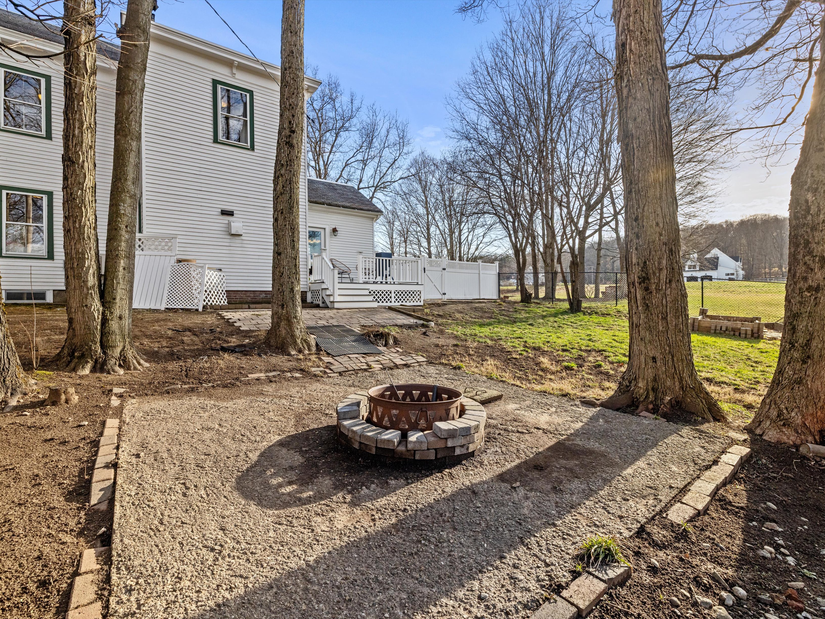  Antique Farmhouse with beautiful wrap-around porch - 物件實景