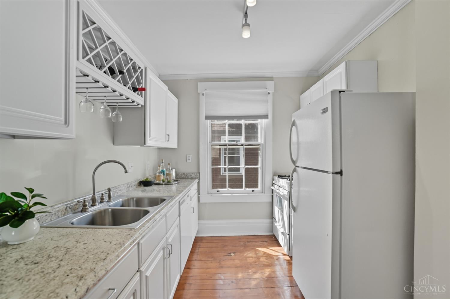 Cincinnati, Ohio, 45226, United States, ,Residential,For Sale,1996186