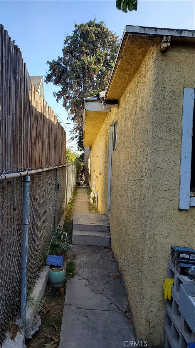 Los Angeles, California, 90006, United States, ,Residential,For Sale,1909502