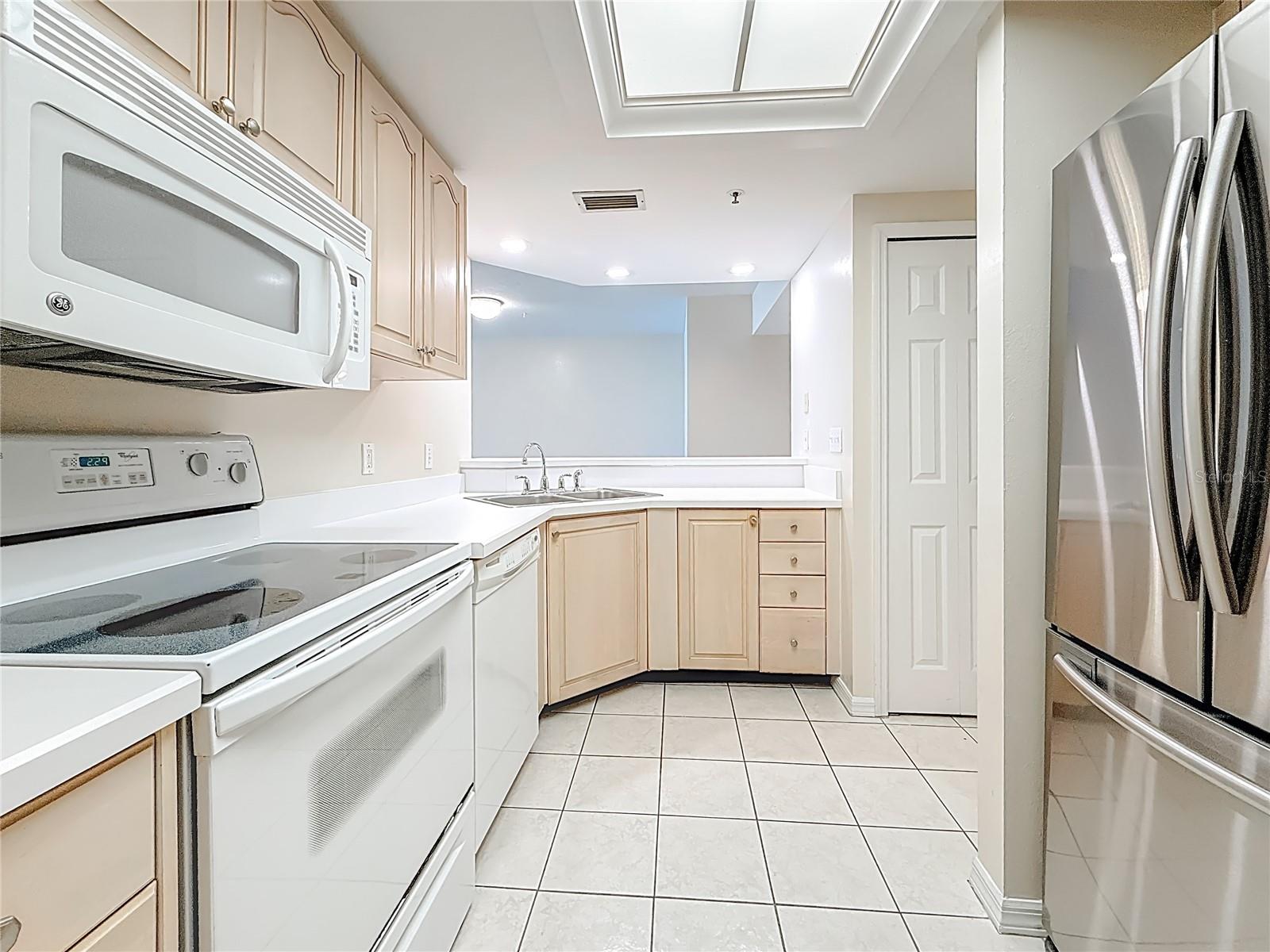 Madeira Beach, Florida, 33708, United States, 2 Bedrooms Bedrooms, ,2 BathroomsBathrooms,Residential,For Sale,1985682