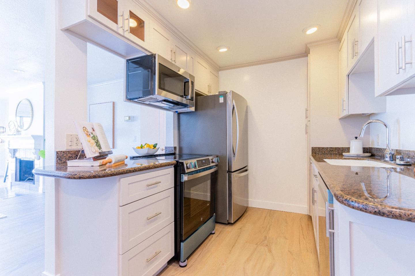 Mountain View, California, 94040, United States, 2 Bedrooms Bedrooms, ,2 BathroomsBathrooms,Residential,For Sale,1988122