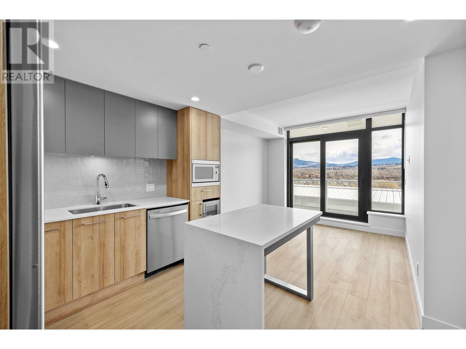 KELOWNA, British Columbia, V1W 3L2, CA, 1 Bedroom Bedrooms, ,1 BathroomBathrooms,Residential,For Sale,1839166