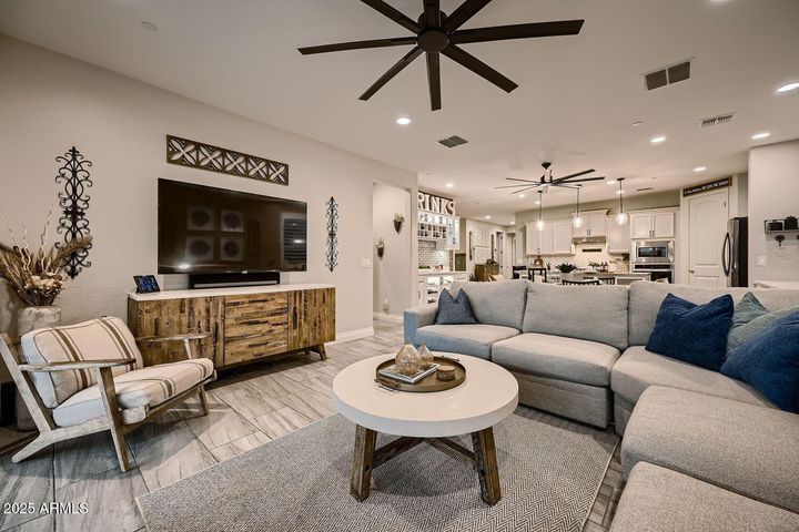 Peoria, Arizona, 85383, United States, 3 Bedrooms Bedrooms, ,2 BathroomsBathrooms,Residential,For Sale,1944970