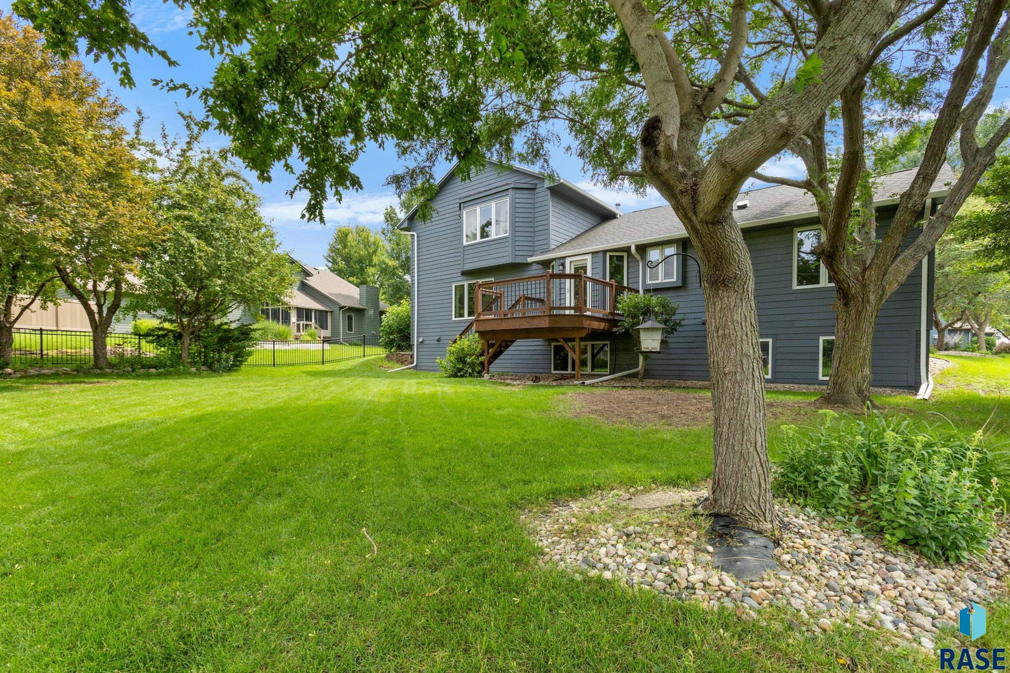 Sioux Falls, South Dakota, 57103, United States, 5 Bedrooms Bedrooms, ,2 BathroomsBathrooms,Residential,For Sale,1908912