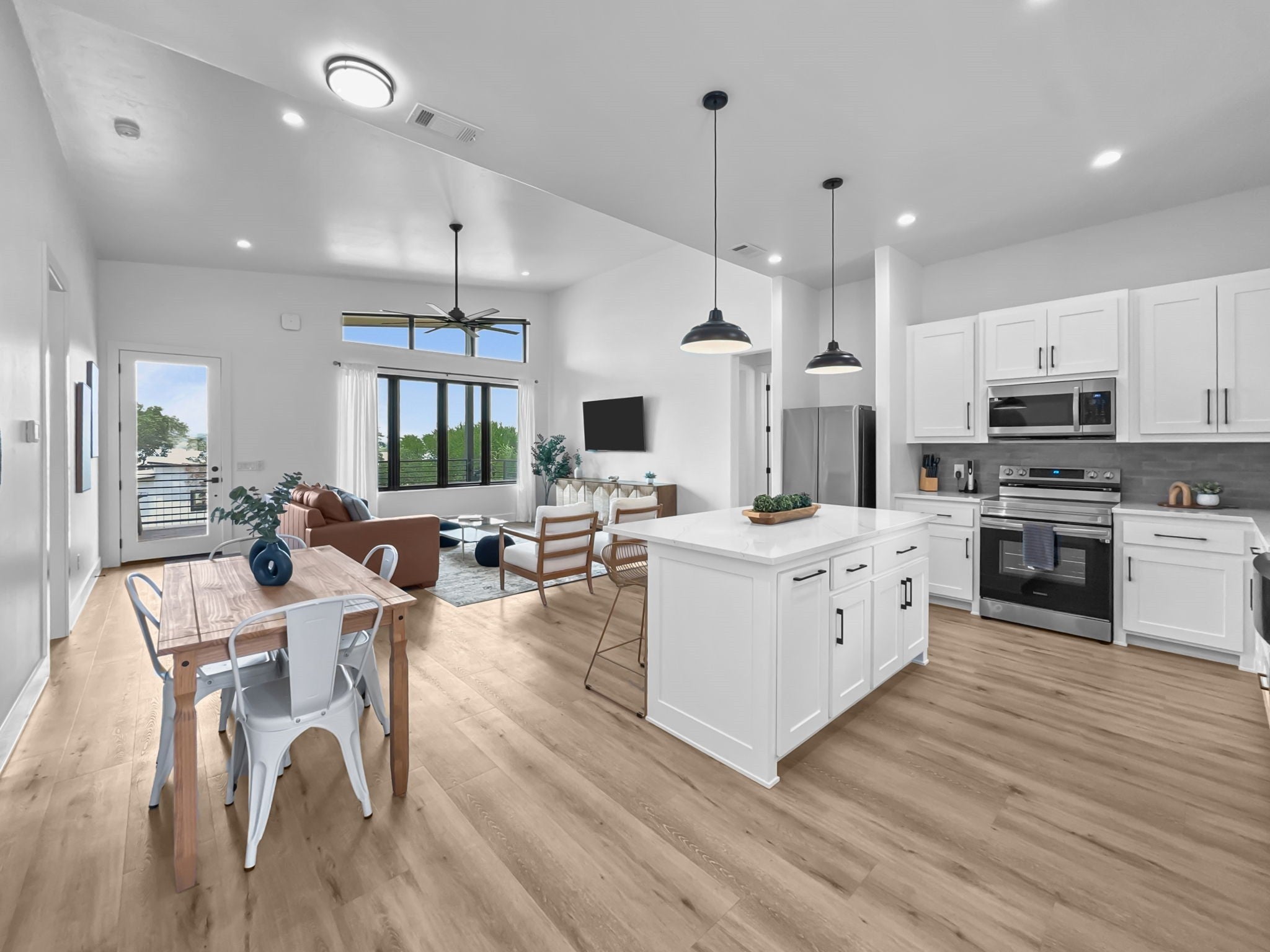 Graford, Texas, 76449, United States, 3 Bedrooms Bedrooms, ,2 BathroomsBathrooms,Residential,For Sale,1983153