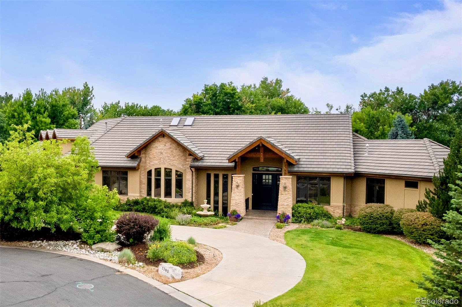 Littleton, Colorado, 80120, United States, 6 Bedrooms Bedrooms, ,7 BathroomsBathrooms,Residential,For Sale,1902050