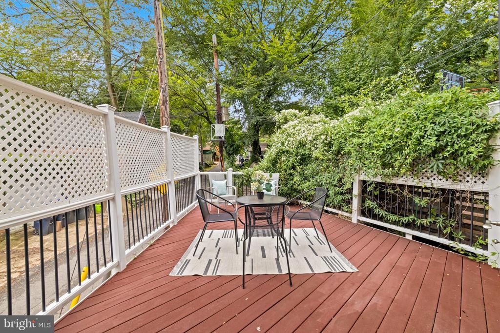 Washington, District of Columbia, 20007, United States, 4 Bedrooms Bedrooms, ,3 BathroomsBathrooms,Residential,For Sale,1975230