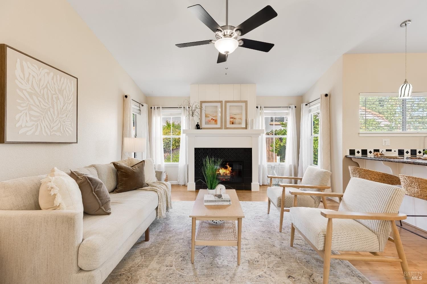 Vacaville, California, 95687, United States, 3 Bedrooms Bedrooms, ,2 BathroomsBathrooms,Residential,For Sale,1932568