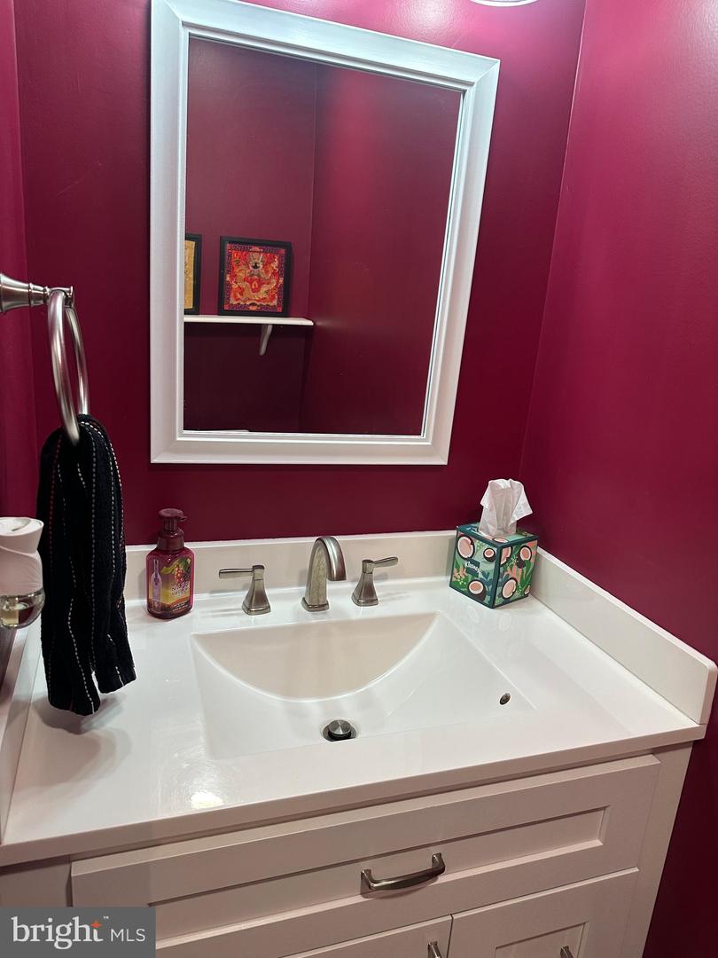 Rockville, Maryland, 20852, United States, 2 Bedrooms Bedrooms, ,2 BathroomsBathrooms,Residential,For Sale,1895533