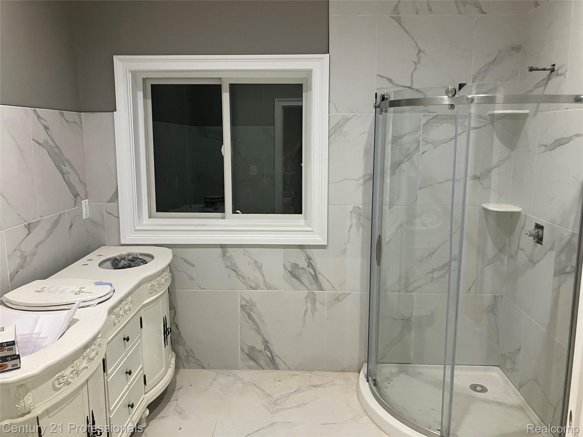 Allenton, Michigan, 48002, United States, 4 Bedrooms Bedrooms, ,3 BathroomsBathrooms,Residential,For Sale,1980291