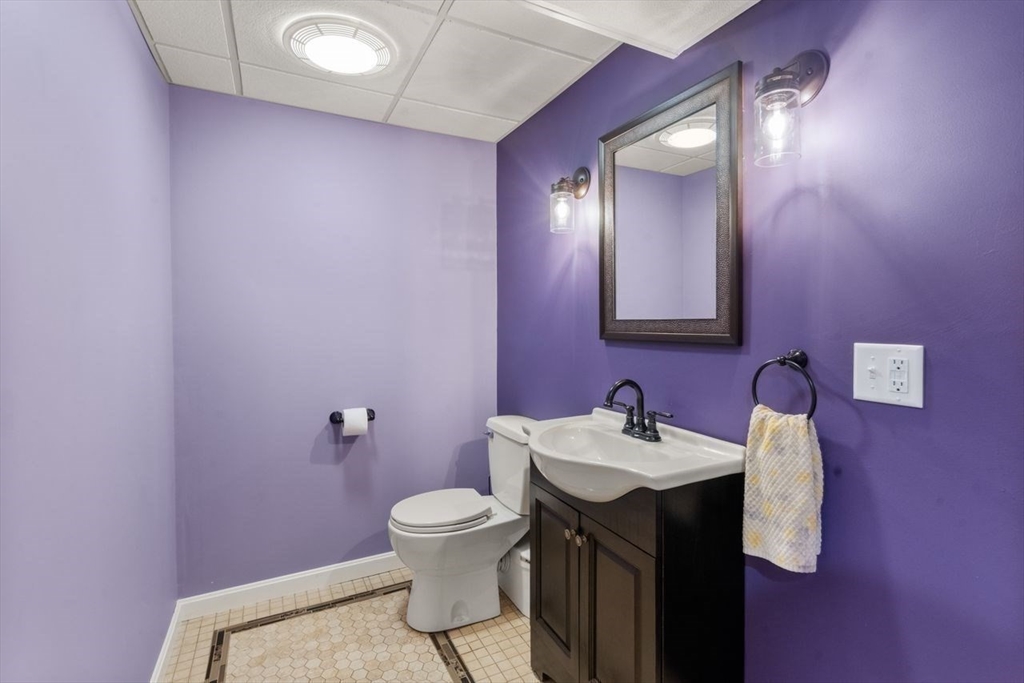 Halifax, Massachusetts, 02338, United States, 3 Bedrooms Bedrooms, ,3 BathroomsBathrooms,Residential,For Sale,1938860