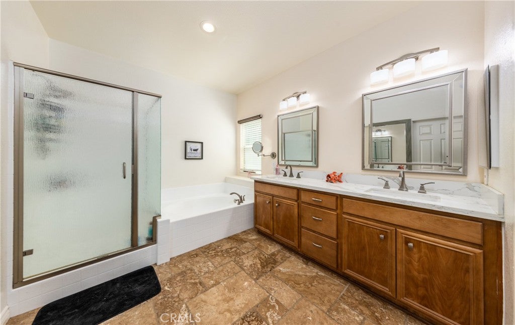 Highland, California, 92346, United States, 5 Bedrooms Bedrooms, ,4 BathroomsBathrooms,Residential,For Sale,1977847