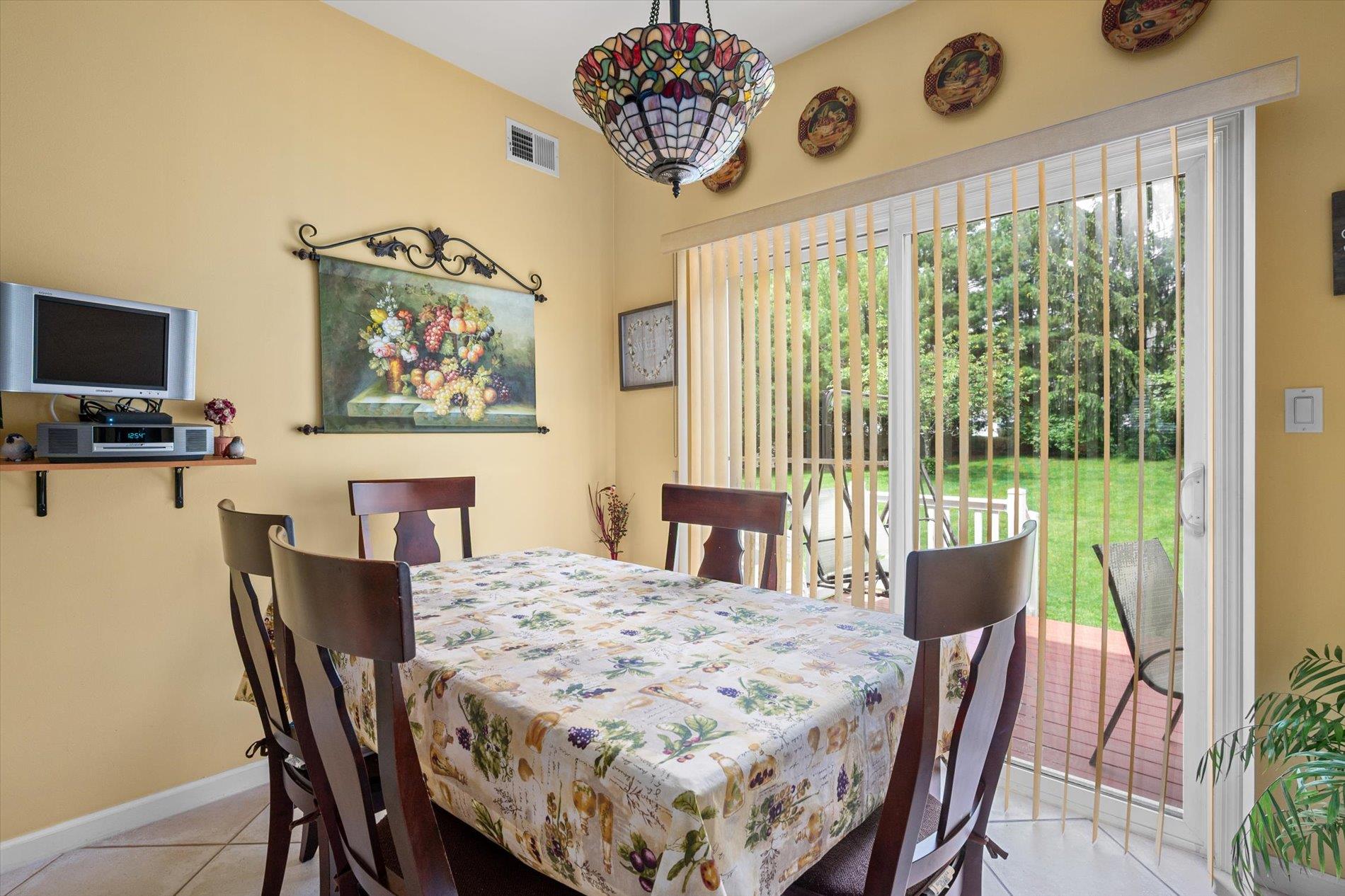 Kings Park, New York, 11754, United States, 3 Bedrooms Bedrooms, ,3 BathroomsBathrooms,Residential,For Sale,1827853