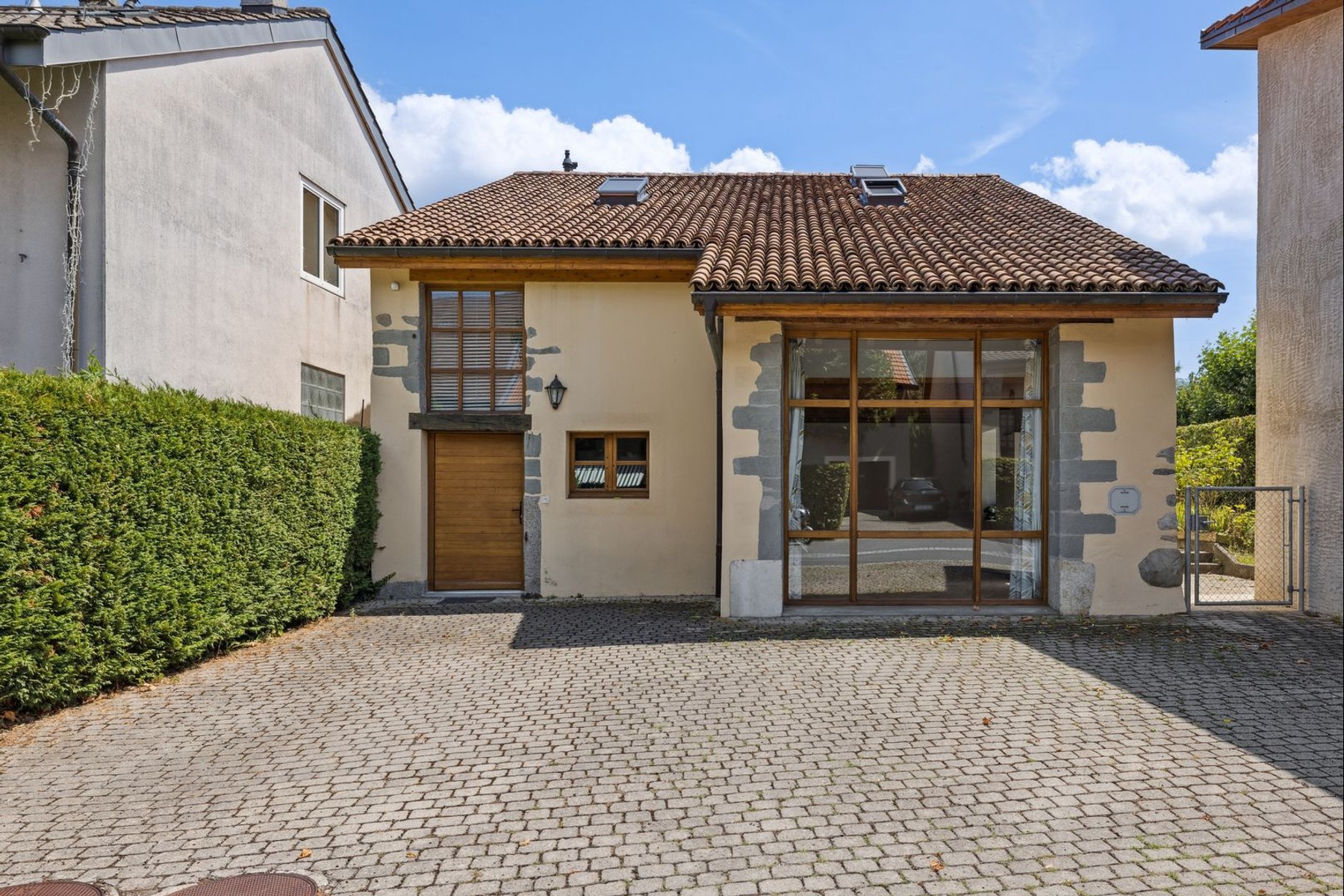  BEAUTIFUL FAMILY VILLA WITH CHARACTER - 物件實景