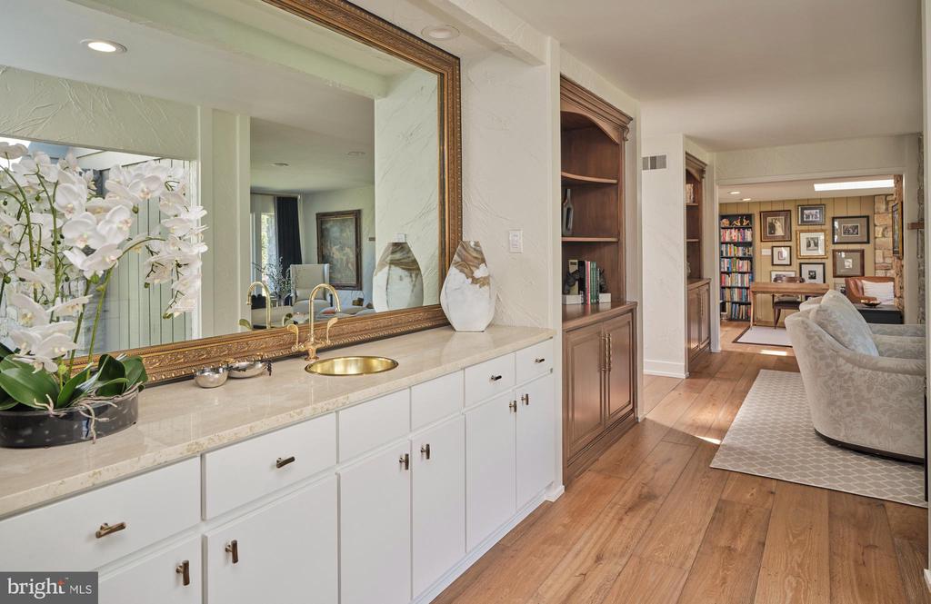 Yardley, Pennsylvania, 19067, United States, 5 Bedrooms Bedrooms, ,5 BathroomsBathrooms,Residential,For Sale,1926265