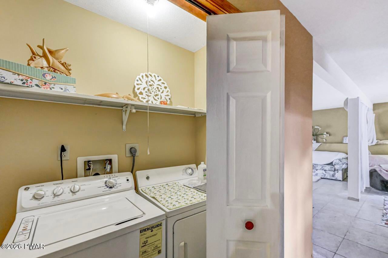 Hawley, Pennsylvania, 18428, United States, 3 Bedrooms Bedrooms, ,3 BathroomsBathrooms,Residential,For Sale,2045204