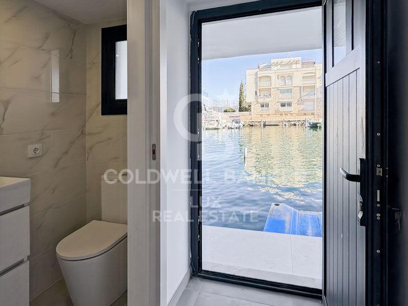 Empuriabrava, Catalonia, ES, 4 Bedrooms Bedrooms, ,4 BathroomsBathrooms,Residential,For Sale,1700789