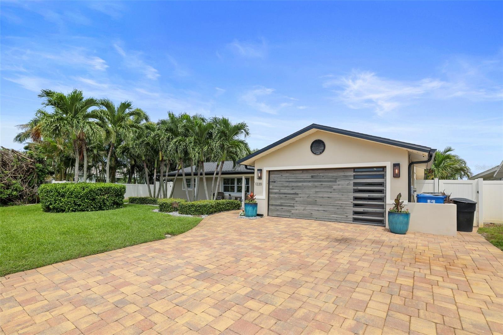 St. Petersburg, Florida, 33707, United States, 3 Bedrooms Bedrooms, ,2 BathroomsBathrooms,Residential,For Sale,1978831