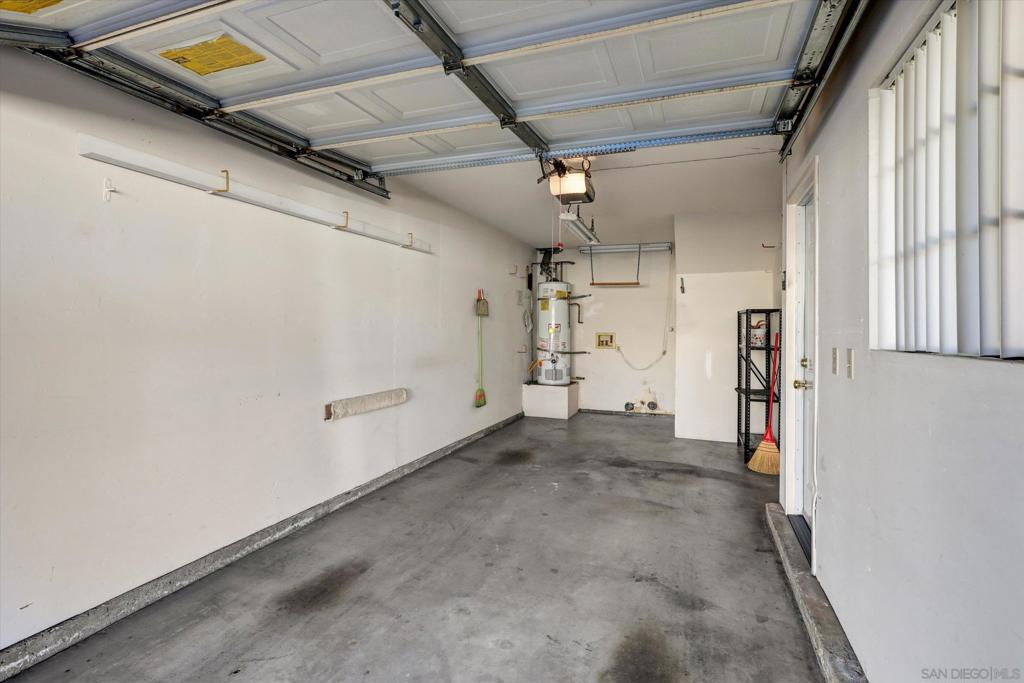 Santee, California, 92071, United States, 2 Bedrooms Bedrooms, ,2 BathroomsBathrooms,Residential,For Sale,2009951